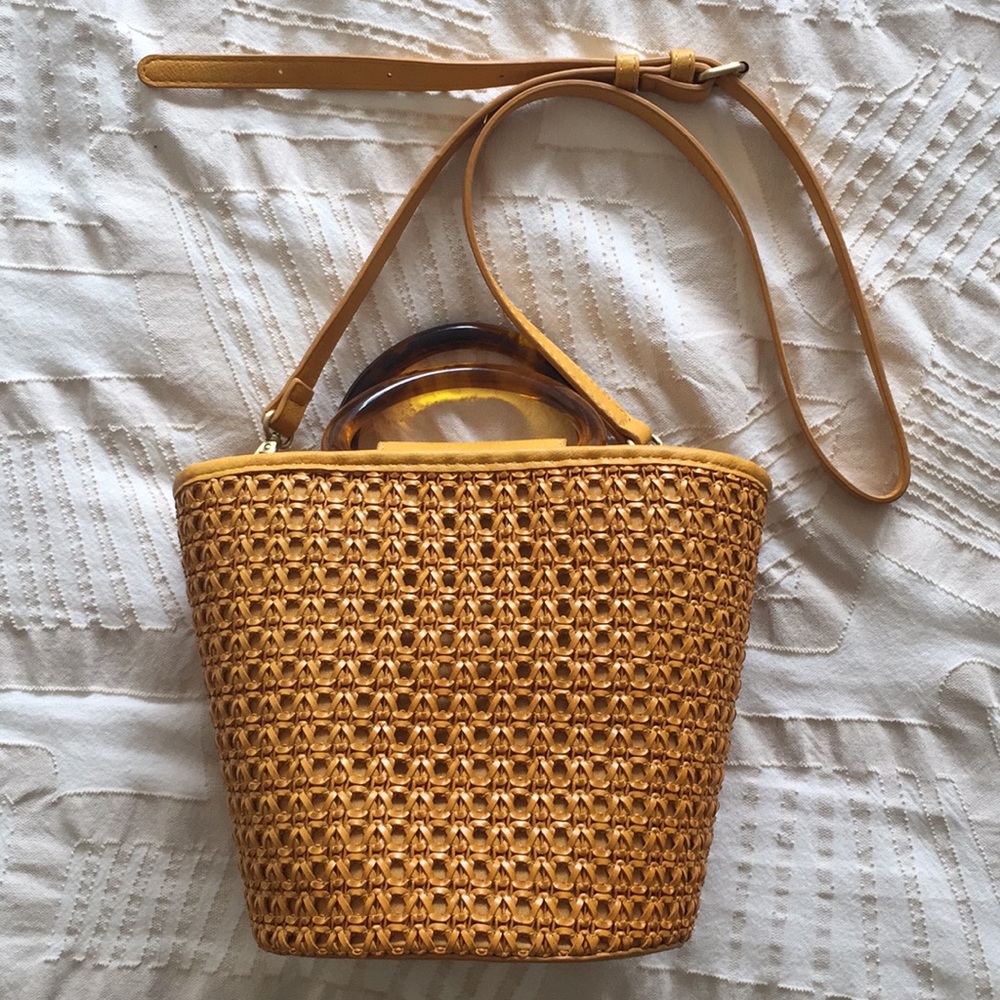 Westlyn Woven Bucket Bag in ✨Gold✨